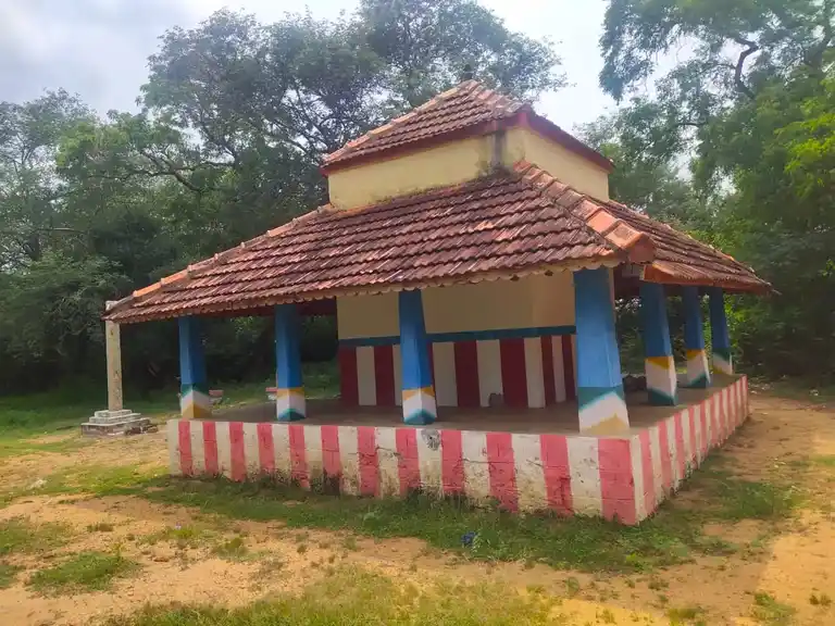 Arulmigu Sundara Nachiyamman Temple, Eraniyur - 630212 அருள்மிகு. அந்தர நாச்சியம்மன் திருக்கோயில், Eraniyur - 630212, Sivagangai - Ancient Temple Architecture and History Image 3