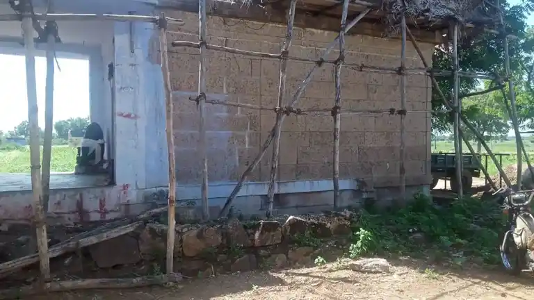 Arulmigu Sundara Rajaperumal Temple, Mela Marathoni - 627719 அருள்மிகு சுந்தர ராஜபெருமாள் திருக்கோயில், Mela Marathoni - 627719, Tenkasi - Ancient Temple Architecture and History Image 4