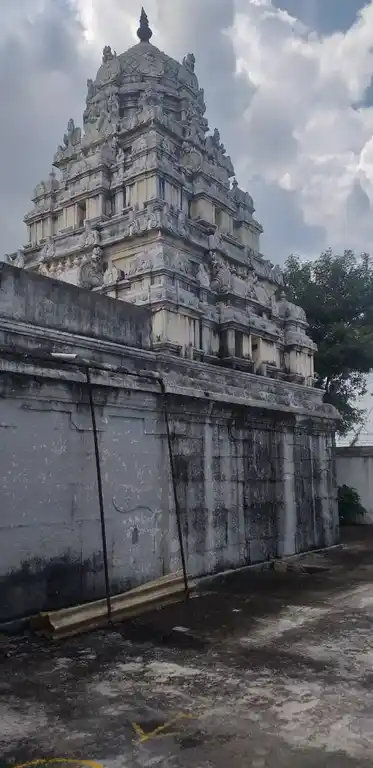 Arulmigu Sundara Varatharaja Perumal Temple, Udhayendiram - 635754 அருள்மிகு சுந்திரவரதராஜப் பெருமாள் திருக்கோயில், உதயேந்திரம் - 635754, Thirupathur - Ancient Temple Architecture and History Image 6