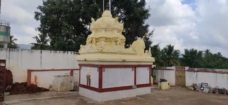 Arulmigu Sundara Vinayagar Temple, Vallipattu - 635752 அருள்மிகு சுந்தரவிநாயகர் திருக்கோயில், வள்ளிப்பட்டு - 635752, Thirupathur - Ancient Temple Architecture and History Image 2