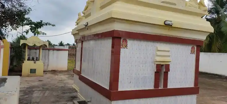 Arulmigu Sundara Vinayagar Temple, Vallipattu - 635752 அருள்மிகு சுந்தரவிநாயகர் திருக்கோயில், வள்ளிப்பட்டு - 635752, Thirupathur - Ancient Temple Architecture and History Image 4