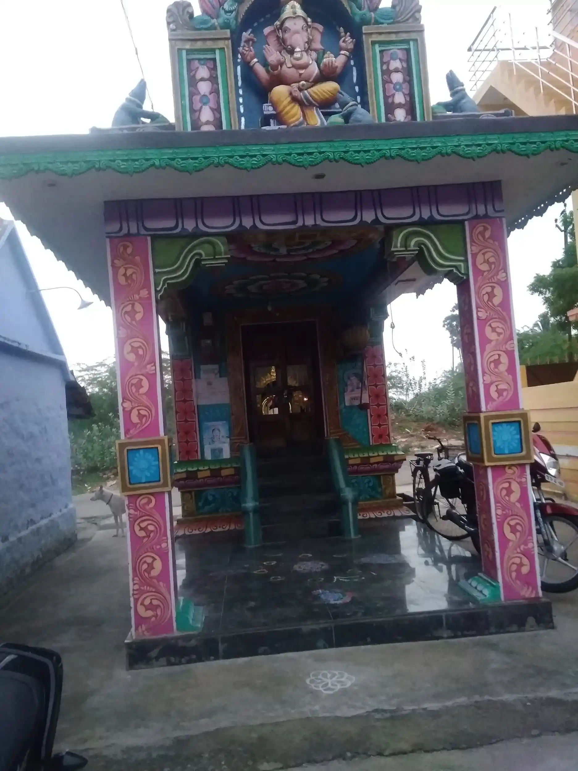 Arulmigu Sundara Vinayagar Temple, Veeravanallur - 627426 அருள்மிகு சுந்தர விநாயகர் திருக்கோயில், வீரவநல்லூா் - 627426, Tirunelveli - Ancient Temple Architecture and History Image 4