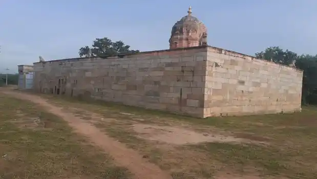 Arulmigu Sundarajaperumal Temple, Irumbanadu - 622204 அருள்மிகு சுந்தரராஜப்பெருமாள் திருக்கோயில், இரும்பாநாடு, ஆவுடையார்கோயில் வட்டம் - 622204, Pudukkottai - Ancient Temple Architecture and History Image 3