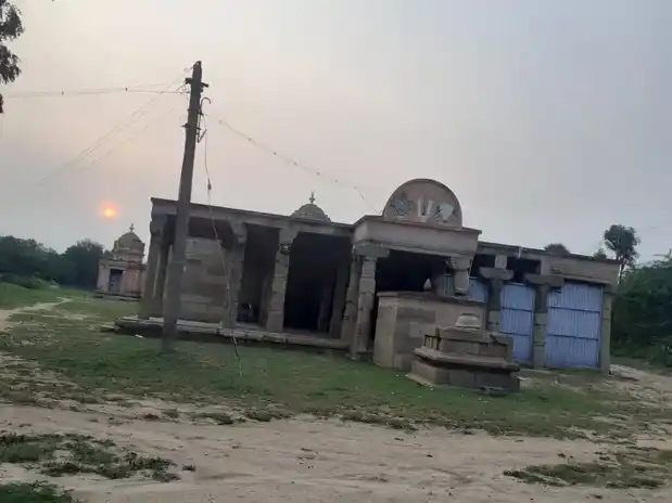 Arulmigu Sundarajaperumal Temple, Irumbanadu - 622204 அருள்மிகு சுந்தரராஜப்பெருமாள் திருக்கோயில், இரும்பாநாடு, ஆவுடையார்கோயில் வட்டம் - 622204, Pudukkottai - Ancient Temple Architecture and History Image 4