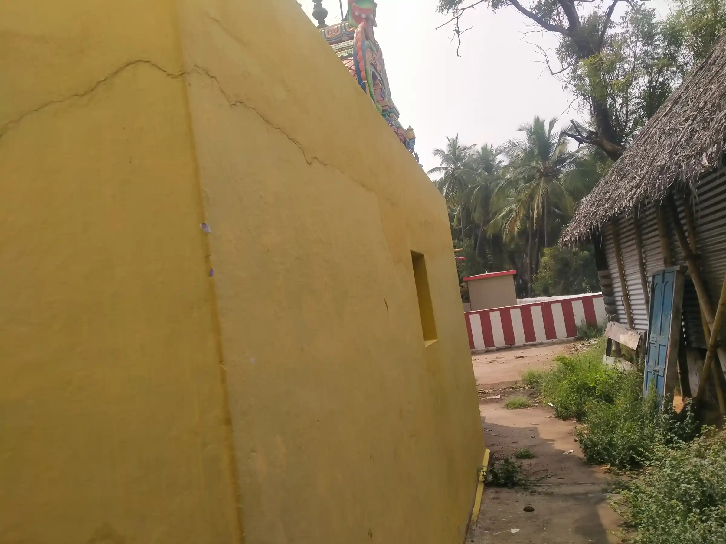 Arulmigu Sundarakaliamman Temple, Iyampulli - 624610 அருள்மிகு சுந்தரகாளியம்மன் கோயில், Iyampulli - 624610, Dindigul - Ancient Temple Architecture and History Image 4