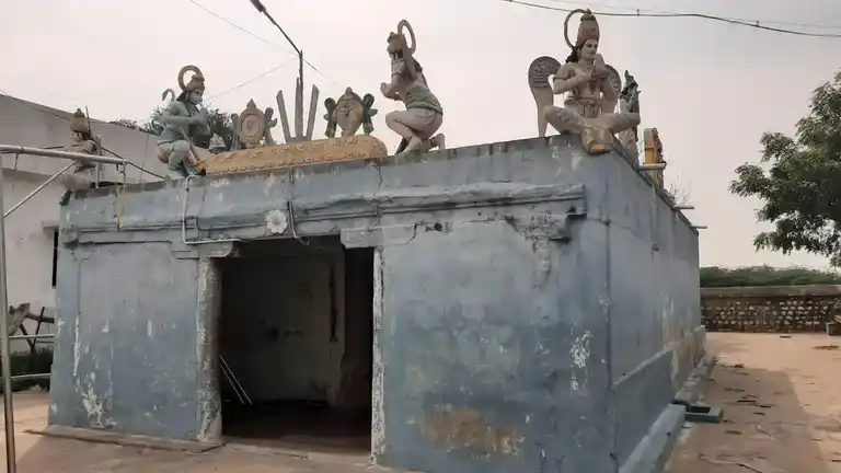 Arulmigu Sundaranarayana Perumal Temple, Athiyurthirukai - 605701 அருள்மிகு சுந்தரநாராயணபெருமாள் திருக்கோயில், அத்தியூர்திருக்கை - 605701, Viluppuram - Ancient Temple Architecture and History Image 3