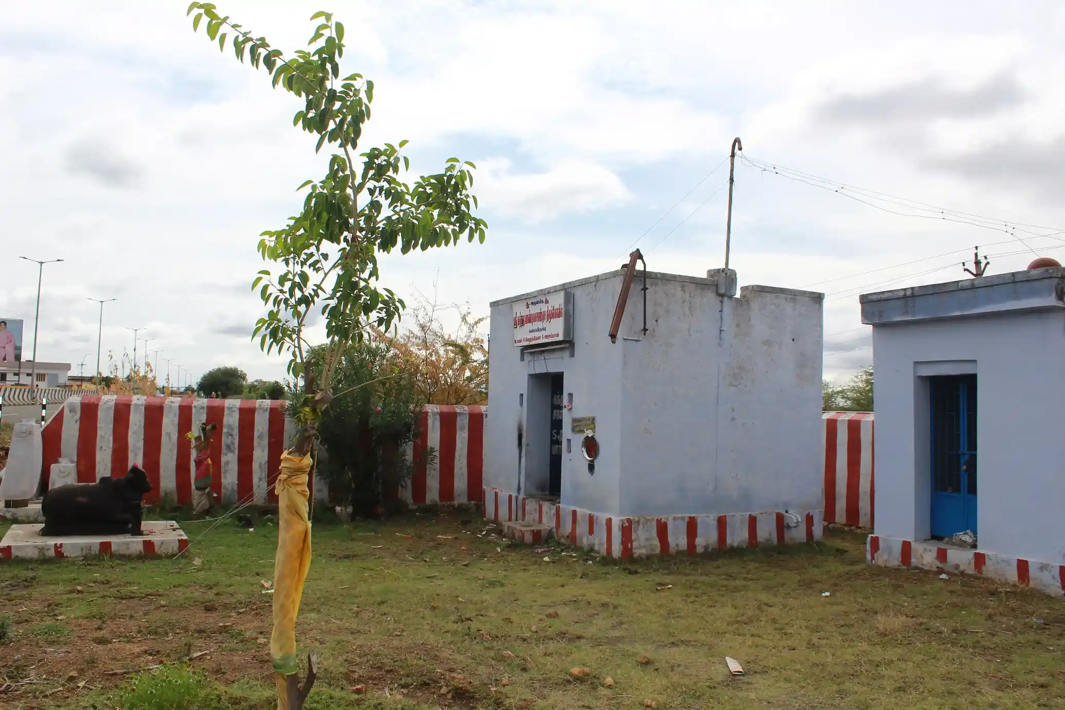 Arulmigu Sundarapandia Sastha Temple, Village Out Side, Karaieruppu - 627357 அருள்மிகு சுந்தரபாண்டிசாஸ்தா திருக்கோயில், Village Out Side, கரையிருப்பு - 627357, Tirunelveli - Ancient Temple Architecture and History Image 2