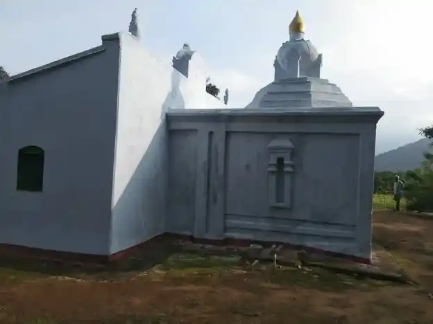 Arulmigu Sundaraperumal Temple, Vellikuppampalayam - 641010 அருள்மிகு சுந்தரபெருமாள் திருக்கோயில், Vellikuppampalayam - 641010, Coimbatore - Ancient Temple Architecture and History Image 2