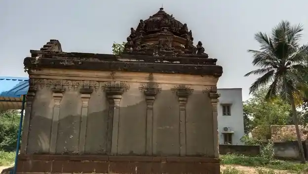 Arulmigu Sundararaja Perumal Temple, Sempanur - 630313 அருள்மிகு சுந்தரராஜப் பெருமாள் திருக்கோயில், Sempanur - 630313, Sivagangai - Ancient Temple Architecture and History Image 3