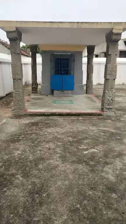 Arulmigu Sundaravaradaraja Perumal Temple, Inside The Village, Ayalaur - 602001 அருள்மிகு சுந்தரவரதராஜப்பெருமாள் திருக்கோயில், Inside The Village, Ayalaur - 602001, Tiruvallur - Ancient Temple Architecture and History Image 2