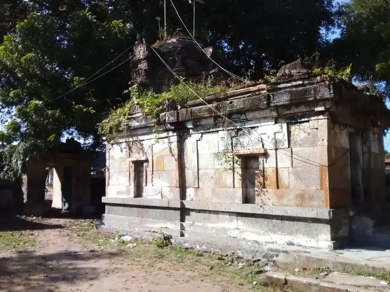 Arulmigu Sundareswarar Temple, Paravalur - 606003 அருள்மிகு சுந்தரேஸ்வரர் திருக்கோயில், பரவலூர் - 606003, Cuddalore - Ancient Temple Architecture and History Image 2