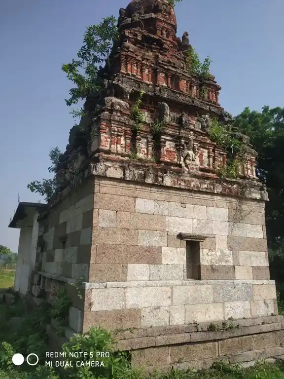 Arulmigu Sundarraja Perumal Temple, Centre Of The Village, Neithavoyal - 601203 அருள்மிகு சுந்தர்ராஜப் பெருமாள் திருக்கோயில், Centre Of The Village, Neithavoyal - 601203, Tiruvallur - Ancient Temple Architecture and History Image 2
