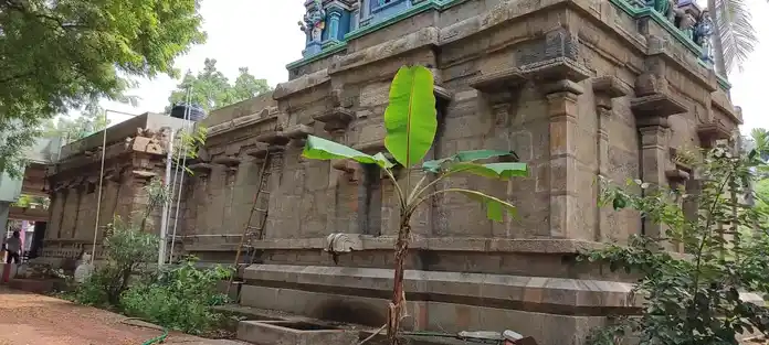 Arulmigu Sundarrajaperumal Temple, Nangavaram - 639110 அருள்மிகு சுந்தராஜப்பெருமாள் திருக்கோயில், Nangavaram - 639110, Karur - Ancient Temple Architecture and History Image 2