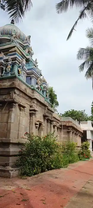 Arulmigu Sundarrajaperumal Temple, Nangavaram - 639110 அருள்மிகு சுந்தராஜப்பெருமாள் திருக்கோயில், Nangavaram - 639110, Karur - Ancient Temple Architecture and History Image 4