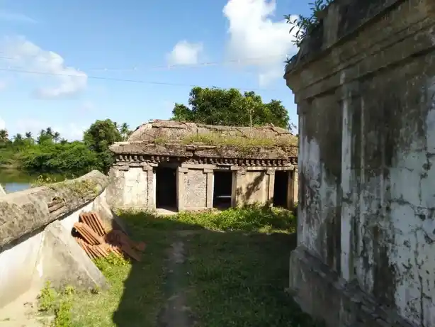 Arulmigu Sundhareswarar Temple, Neermoolai, Neermoolai - 614711 அருள்மிகு சுந்தரேஷ்வரசுவாமி திருக்கோயில், நீர்மூலை - 614711, Nagapattinam - Ancient Temple Architecture and History Image 4