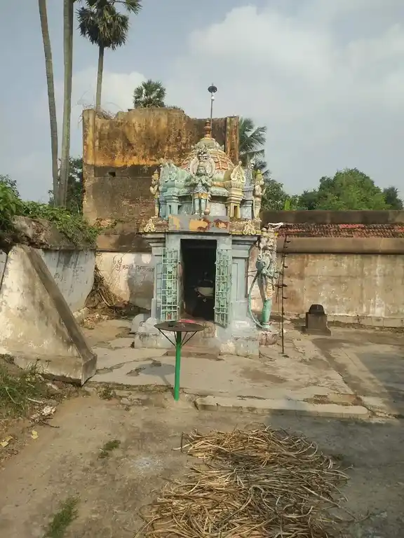 Arulmigu Sundravaradharaja Perumal Temple, Nallavur - 604154 அருள்மிகு சுந்தரவரதராஜப்பெருமாள் திருக்கோயில், Nallavur - 604154, Viluppuram - Ancient Temple Architecture and History Image 2