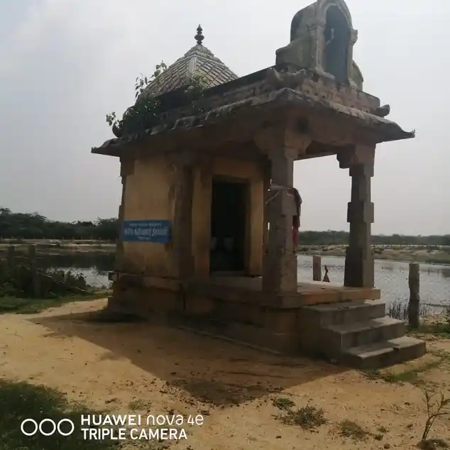 Arulmigu Suriyanaar Temple, V.Soorakudi - 630501 Arulmigu Suriyanaar Temple, V.Soorakudi - 630501, Sivagangai - Ancient Temple Architecture and History Image 2