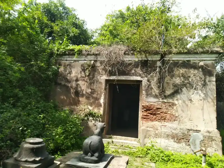Arulmigu Suriyanaraya Perumal Temple, Kottarakkudi - 610101 அருள்மிகு சூரியநாராயணப்பெருமாள் திருக்கோயில், Kottarakkudi - 610101, Nagapattinam - Ancient Temple Architecture and History Image 2