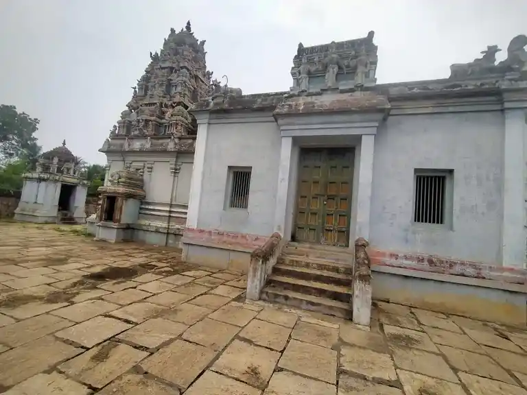 Arulmigu Surnapurisvarar Temple, Poonapur - 614904 அருள்மிகு சுவர்ணபுரீஸ்வரர் திருக்கோயில், Poonapur - 614904, Thanjavur - Ancient Temple Architecture and History Image 4