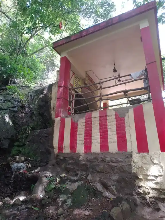 Arulmigu Suruli Velappar Temple, Surulimalai, Surulipatti - 625516 அருள்மிகு சுருளி வேலப்பர் திருக்கோயில், சுருளிமலை, சுருளிப்பட்டி - 625516, Theni - Ancient Temple Architecture and History Image 4