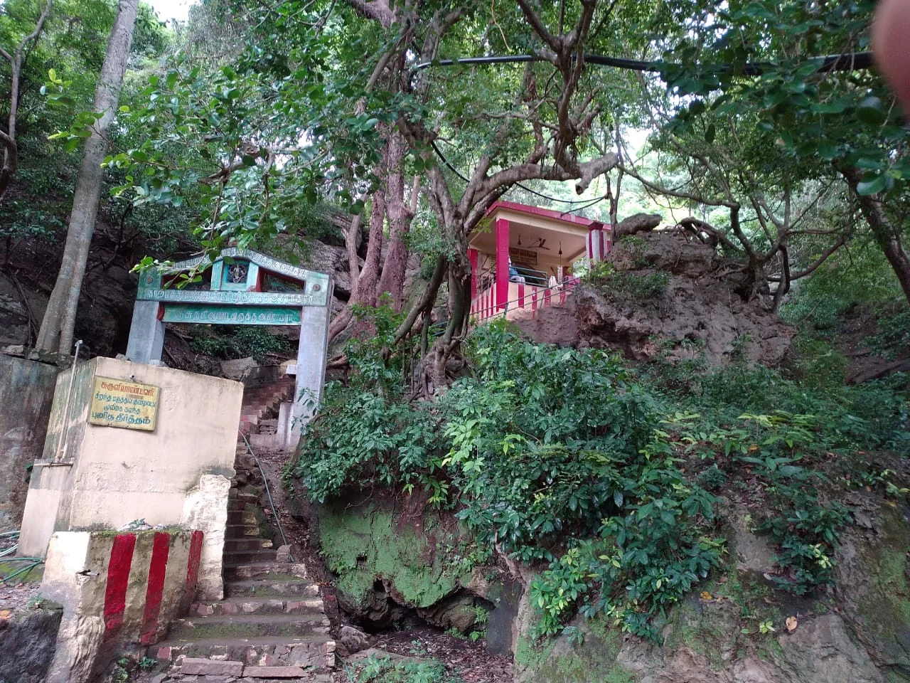 Arulmigu Suruli Velappar Temple, Surulimalai, Surulipatti - 625516 அருள்மிகு சுருளி வேலப்பர் திருக்கோயில், சுருளிமலை, சுருளிப்பட்டி - 625516, Theni - Ancient Temple Architecture and History Image 6