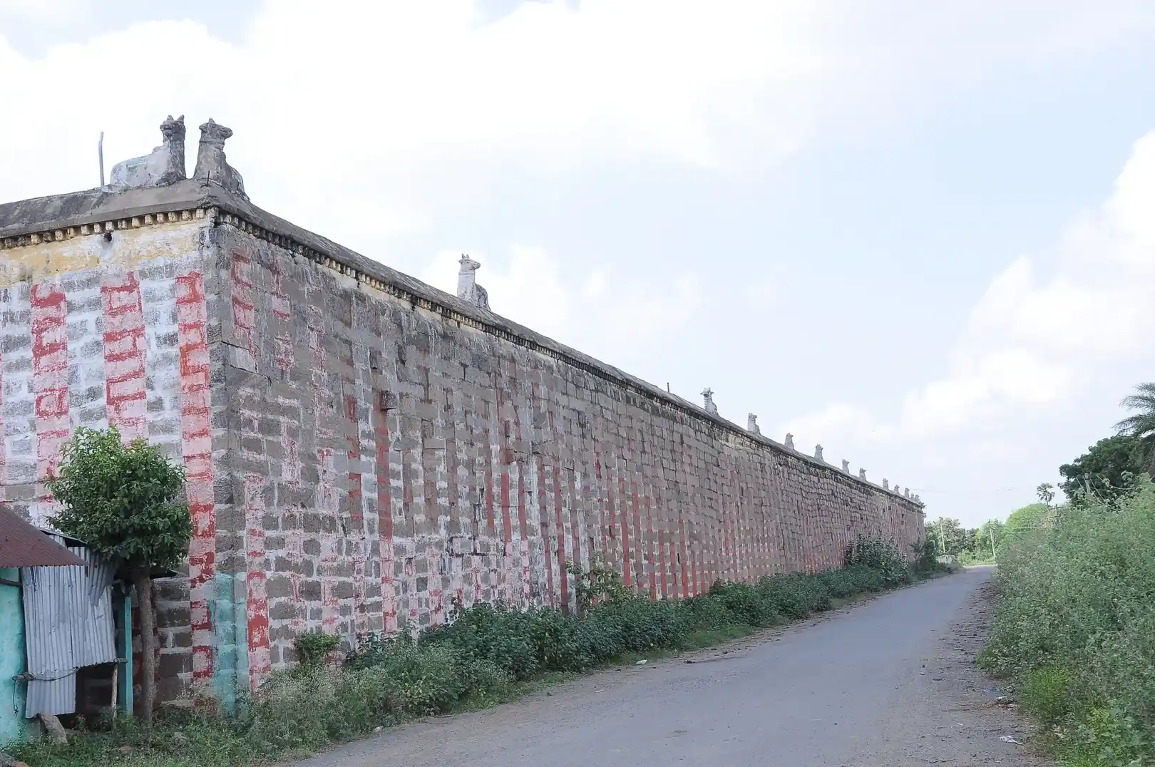 Arulmigu Sutharathneshwarar Swamy Temple, Oottathur - 621109 அருள்மிகு சுத்தரத்தினேஸ்வரர் சுவாமி திருக்கோயில், Oottathur - 621109, Thiruchirappalli - Ancient Temple Architecture and History Image 2