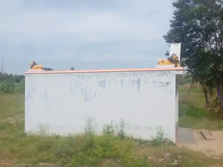 Arulmigu Suthirakaragam Samundiamman Temple, Othikuppam - 635120 அருள்மிகு சூத்திரகரகம், சாமுண்டியம்மன் திருக்கோயில், ஓதிகுப்பம் - 635120, Krishnagiri - Ancient Temple Architecture and History Image 2