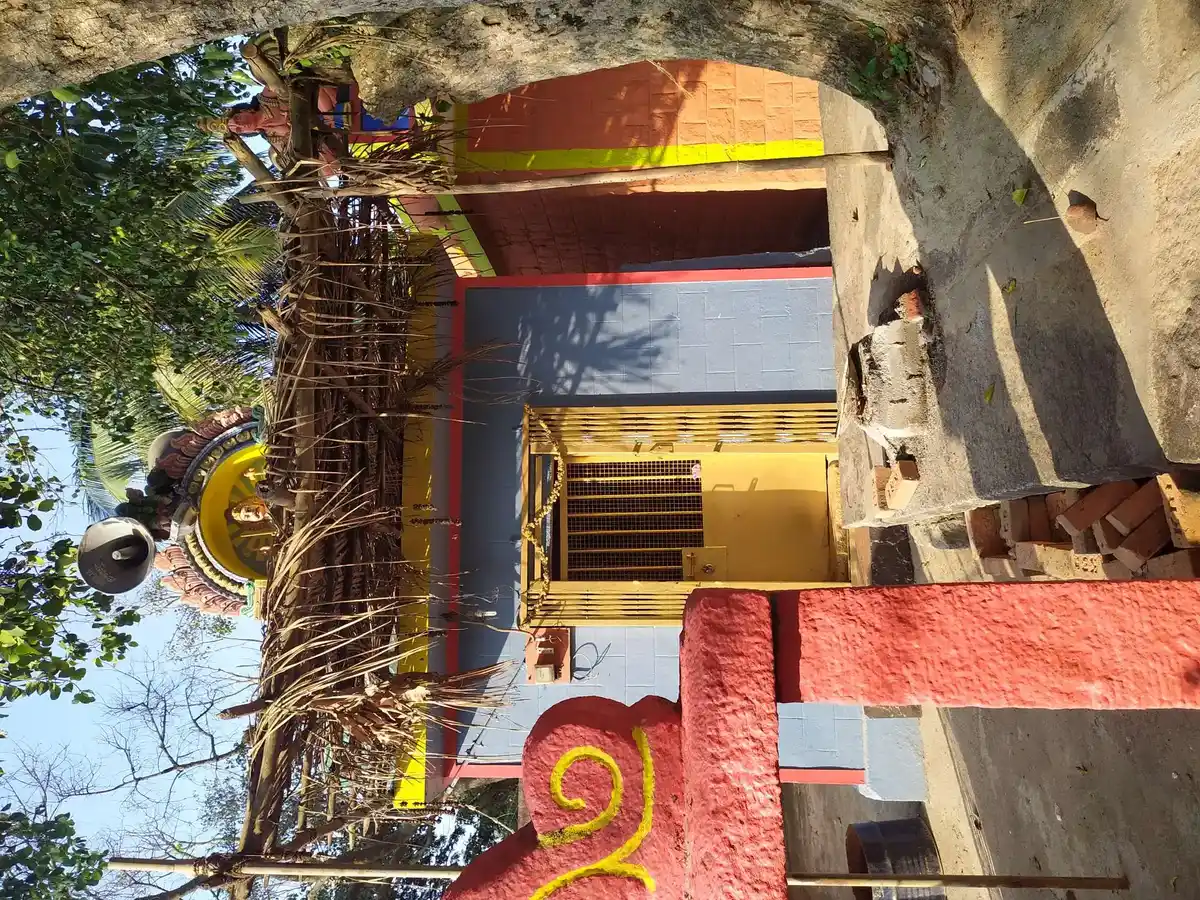 Arulmigu Suthirakaragam Temple, Ratnagiri - 635113 அருள்மிகு சூத்ர கரகம் திருக்கோயில், Ratnagiri - 635113, Krishnagiri - Ancient Temple Architecture and History Image 3