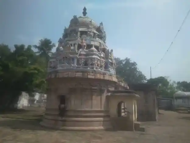Arulmigu Suyambunatha Swamy Temple, Narasinganpettai - 609802 அருள்மிகு சுயம்புநாத சுவாமி திருக்கோயில், Narasinganpettai - 609802, Thanjavur - Ancient Temple Architecture and History Image 2