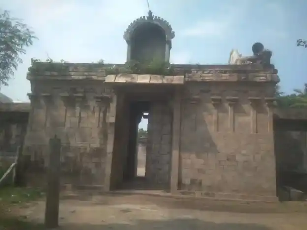 Arulmigu Suyambunatha Swamy Temple, Narasinganpettai - 609802 அருள்மிகு சுயம்புநாத சுவாமி திருக்கோயில், Narasinganpettai - 609802, Thanjavur - Ancient Temple Architecture and History Image 5