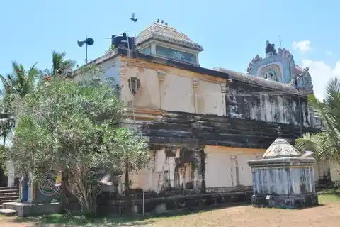 Arulmigu Suyambunatha Swamy Temple, Thiruvilaiyattam, Thiruvilayattam - 609306 அருள்மிகு சுயம்புநாத சுவாமி திருக்கோயில், திருவிளையாட்டம், Thiruvilayattam - 609306, Mayiladuthurai - Ancient Temple Architecture and History Image 8