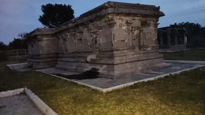 Arulmigu Suyambunatheeswarar Temple, Kizhputhur - 604408 Arulmigu Suyambunatheeswarar Temple, Kizhputhur - 604408, Tiruvannamalai - Ancient Temple Architecture and History Image 3