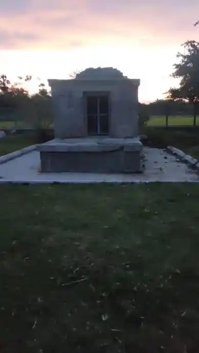 Arulmigu Suyambunatheeswarar Temple, Kizhputhur - 604408 Arulmigu Suyambunatheeswarar Temple, Kizhputhur - 604408, Tiruvannamalai - Ancient Temple Architecture and History Image 4