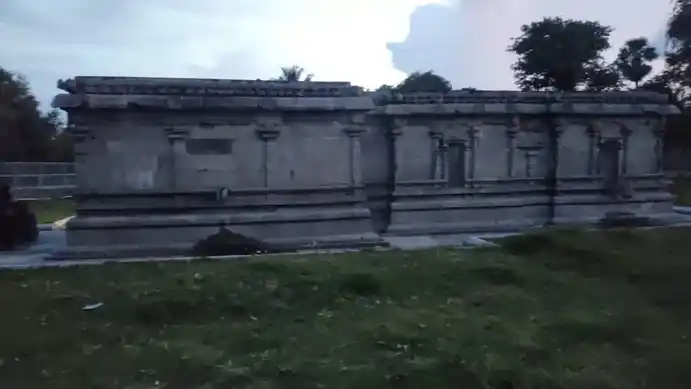 Arulmigu Suyambunatheeswarar Temple, Kizhputhur - 604408 Arulmigu Suyambunatheeswarar Temple, Kizhputhur - 604408, Tiruvannamalai - Ancient Temple Architecture and History Image 6