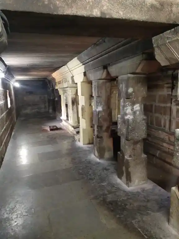 Arulmigu Suyampiragatheeswarar Temple, Sivapuri - 630211 அருள்மிகு சுயம்பிரகதீஸ்வரர் திருக்கோயில், Sivapuri - 630211, Sivagangai - Ancient Temple Architecture and History Image 3