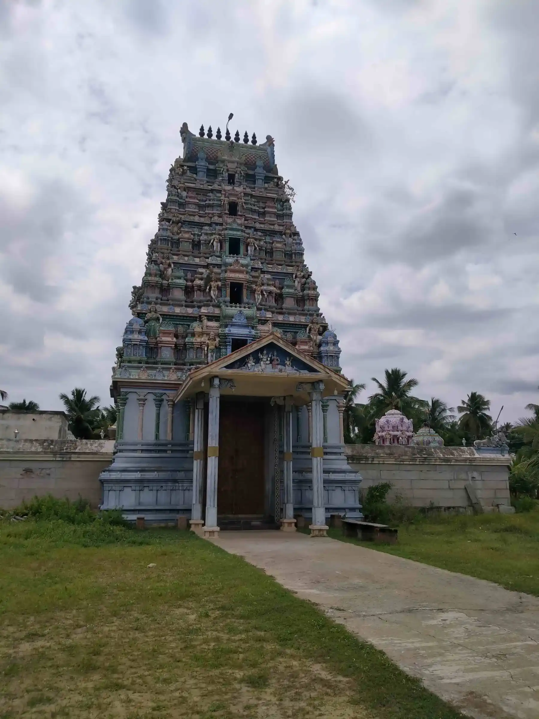 Arulmigu Suyamprakashaswamy Temple, Avanam - 614601