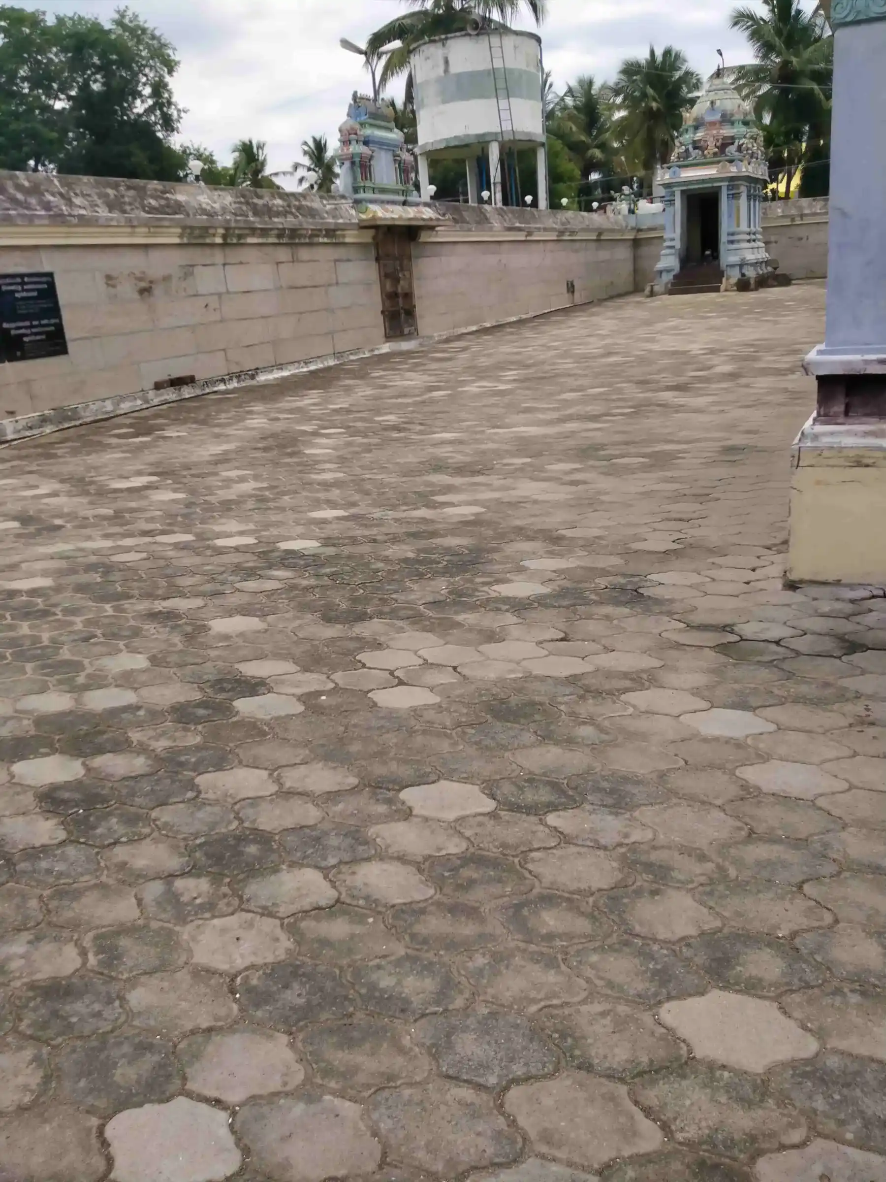 Arulmigu Suyamprakashaswamy Temple, Avanam - 614601 அருள்மிகு சுயம்பிரகாச சுவாமி திருக்கோயில், Avanam - 614601, Thanjavur - Ancient Temple Architecture and History Image 3