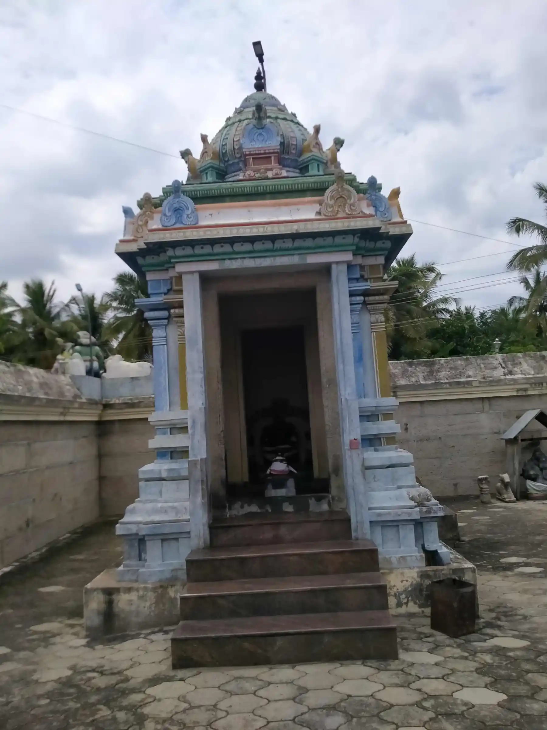 Arulmigu Suyamprakashaswamy Temple, Avanam - 614601 அருள்மிகு சுயம்பிரகாச சுவாமி திருக்கோயில், Avanam - 614601, Thanjavur - Ancient Temple Architecture and History Image 4