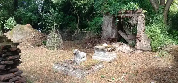 Arulmigu Suyampunathaswamy Temple, Arivaloor - 609401 Arulmigu Suyampunathaswamy Temple, Arivaloor - 609401, Mayiladuthurai - Ancient Temple Architecture and History Image 3