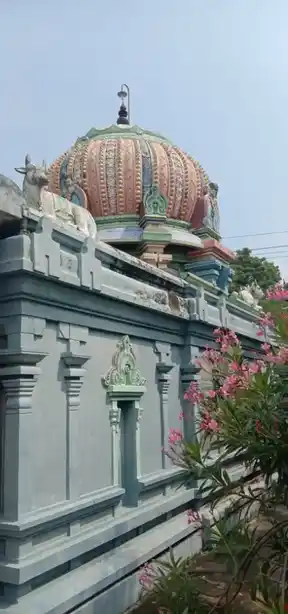 Arulmigu Suyampunathaswamy Temple, Velangudi - 609805 அருள்மிகு சுயம்புநாத சுவாமி திருக்கோயில், வேலங்குடி - 609805, Mayiladuthurai - Ancient Temple Architecture and History Image 2