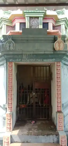 Arulmigu Suyampunathaswamy Temple, Velangudi - 609805 அருள்மிகு சுயம்புநாத சுவாமி திருக்கோயில், வேலங்குடி - 609805, Mayiladuthurai - Ancient Temple Architecture and History Image 3