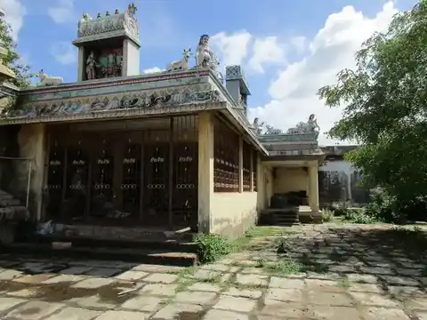 Arulmigu Swarnapureeshwarar Temple, Andankoil - 612804 அருள்மிகு சொர்ணபுரீஸ்வரர் திருக்கோயில், ஆண்டான்கோயில் - 612804, Thiruvarur - Ancient Temple Architecture and History Image 7
