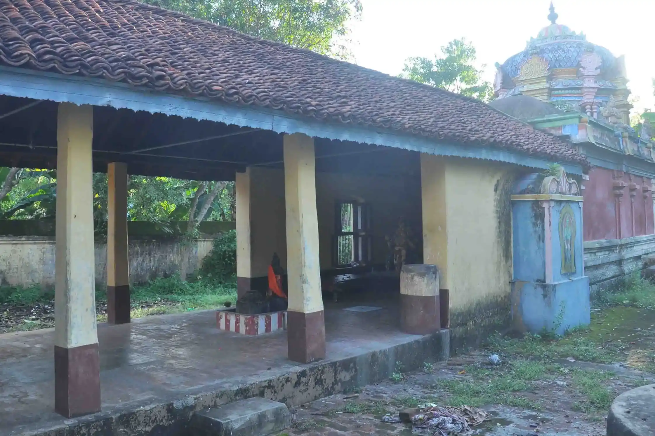 Arulmigu Swarnapureeswarar And Gopalakrishnaperumal Temple, Asikadu - 609806 அருள்மிகு சுவர்ணபுரீஸ்வரர் திருக்கோயில், Asikadu - 609806, Mayiladuthurai - Ancient Temple Architecture and History Image 4