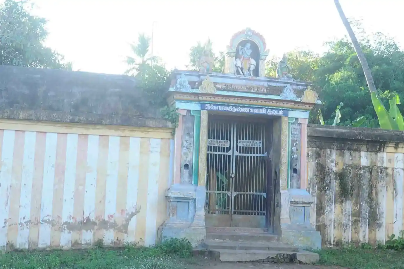 Arulmigu Swarnapureeswarar And Gopalakrishnaperumal Temple, Asikadu - 609806 அருள்மிகு சுவர்ணபுரீஸ்வரர் திருக்கோயில், Asikadu - 609806, Mayiladuthurai - Ancient Temple Architecture and History Image 5