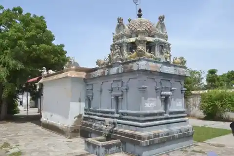 Arulmigu Swarnapureeswarar Temple, Kathiruppu - 609109 அருள்மிகு சுவர்ணபுரீஸ்வரர் திருக்கோயில், Kathiruppu - 609109, Mayiladuthurai - Ancient Temple Architecture and History Image 3