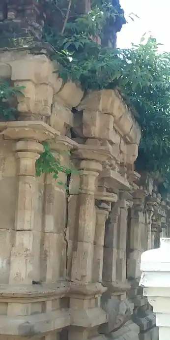 Arulmigu Swarnapurishwarar Temple, Gopurajapuram - 614205 அருள்மிகு சுவர்ணபுரீஸ்வரர் திருக்கோயில், Gopurajapuram - 614205, Thanjavur - Ancient Temple Architecture and History Image 2