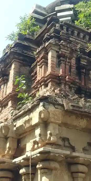 Arulmigu Swarnapurishwarar Temple, Gopurajapuram - 614205 அருள்மிகு சுவர்ணபுரீஸ்வரர் திருக்கோயில், Gopurajapuram - 614205, Thanjavur - Ancient Temple Architecture and History Image 3