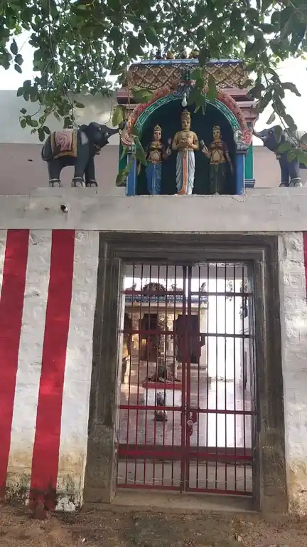 Arulmigu Tenkarai Karuppasamy Temple, T.Uccapatti - 625529 அருள்மிகுதென்கரை கருப்பசாமி திருக்கோயில், T.Uccapatti - 625529, Madurai - Ancient Temple Architecture and History Image 2