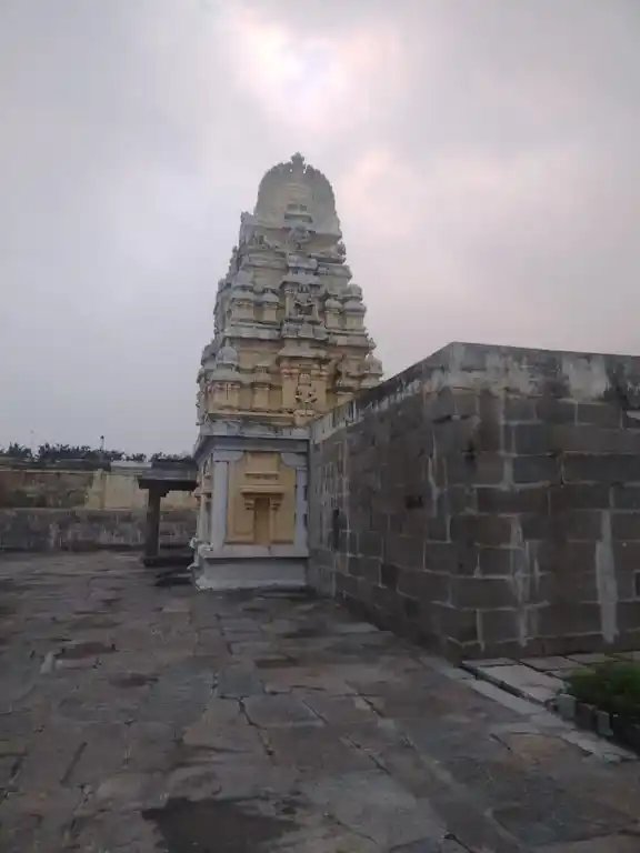 Arulmigu Thadagapurieswarar Temple, Madam - 604406 அருள்மிகு தடாகபுரீஸ்வரர் திருக்கோயில், மடம் - 604406, Tiruvannamalai - Ancient Temple Architecture and History Image 3