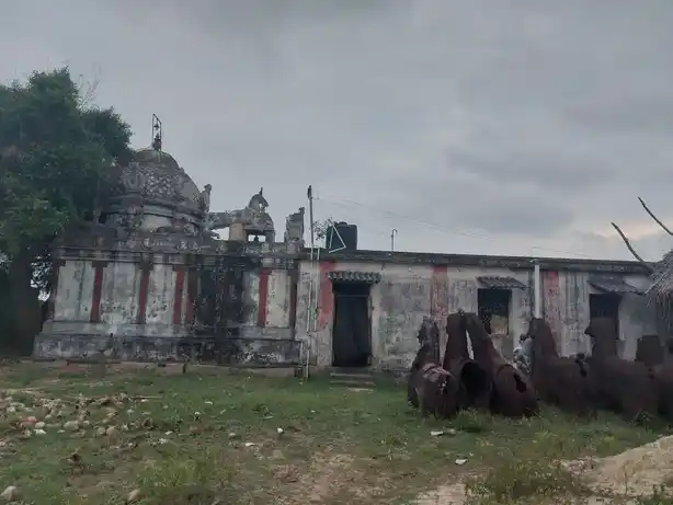 Arulmigu Thaladappa Ayyanaar Temple, Voimedu - 614714 அருள்மிகு தாழடப்ப அய்யனார் திருக்கோயில், வாய்மேடு - 614714, Nagapattinam - Ancient Temple Architecture and History Image 2